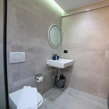 Matisse No20 - One Bedroom With Parking Apartment *