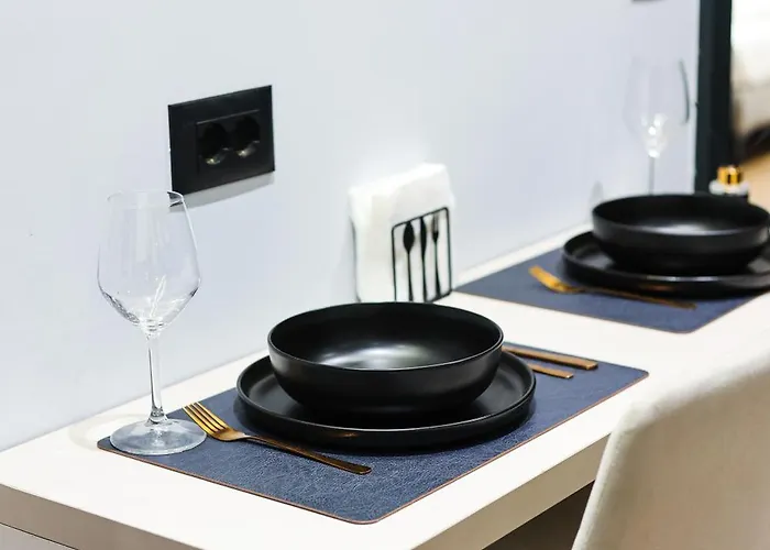 Matisse No20 - One Bedroom With Parking *